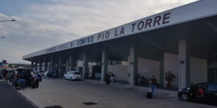 Uno straniero 63enne all’aeroporto di Comiso con un coltello a serramanico. Denunciato