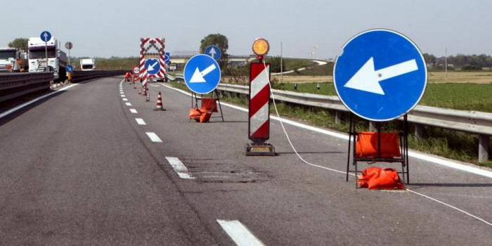 La strada appena rifatta presenta già delle criticità. Avvallamenti sulla provinciale 5, vicino all’aeroporto di Comiso: attivati gli interventi