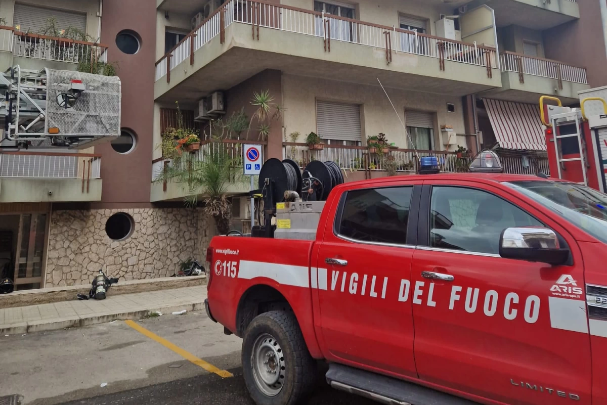 Incendio Comiso oggi: fiamme in via Ho Chi Min, due feriti — Quotidiano di Ragusa