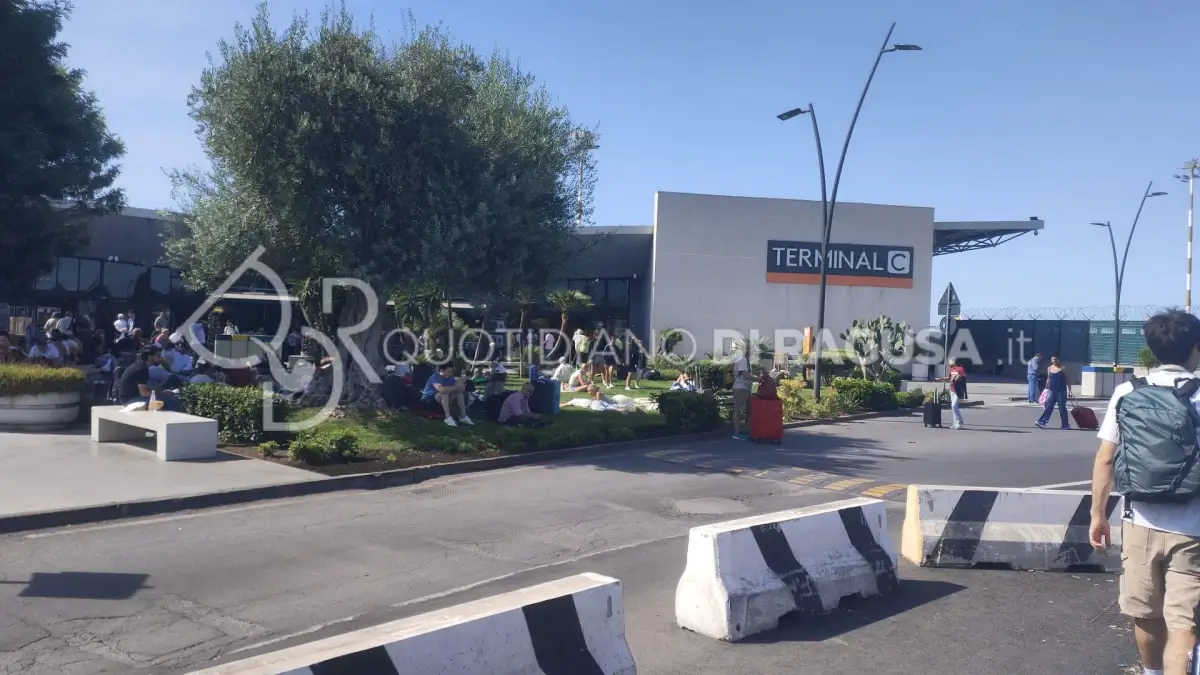 Aeroporto di Catania chiuso fino alle 20