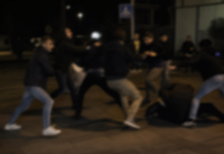 Comiso, rissa tra extracomunitari a colpi di bottiglie rotte
