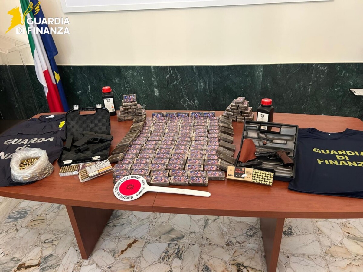 12,8 kg di hashish in auto: arrestato un comisano