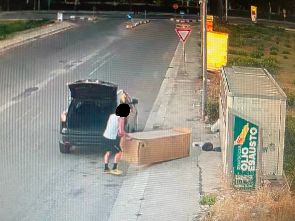 Comiso, fototrappole contro gli “sporcaccioni”: raffica di multe