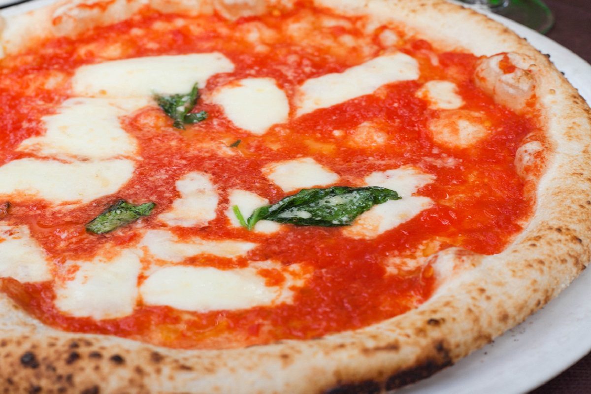 Le migliori pizzerie d'Italia 2027: otto sono iblee, sette con i Due Spicchi del Gambero Rosso