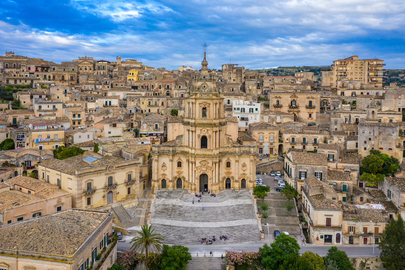 Due milioni alle chiese di Modica: per Abbate un posto in Paradiso è già prenotato