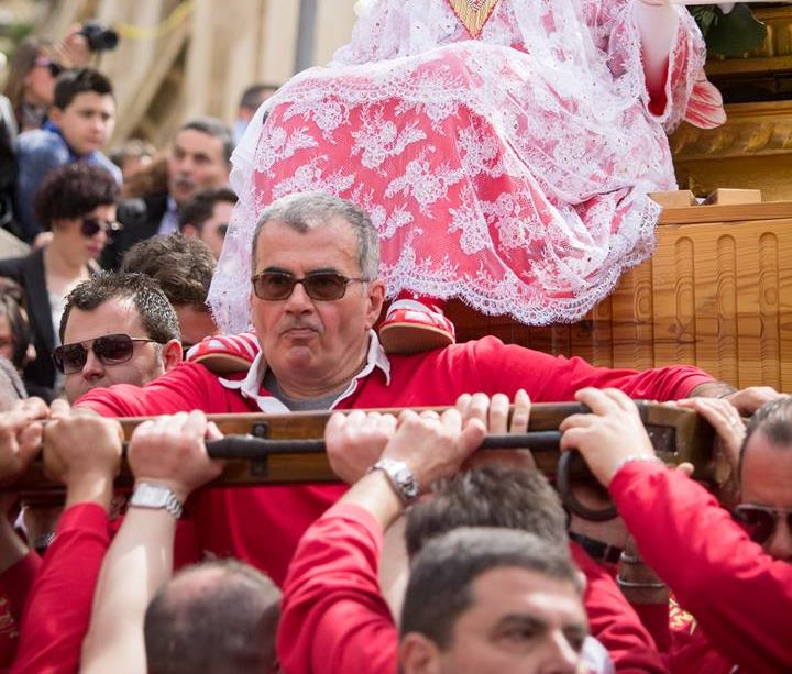 Due vescovi per i funerali di Vicè Scamporrino. Il ricordo degli amici per il "gigante buono"