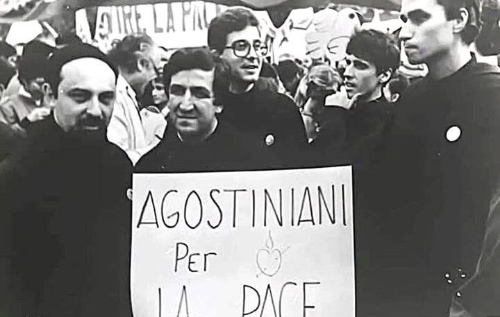 Papa Leone da sempre per la pace. Anche negli anni dei missili Cruise a Comiso. La foto storica