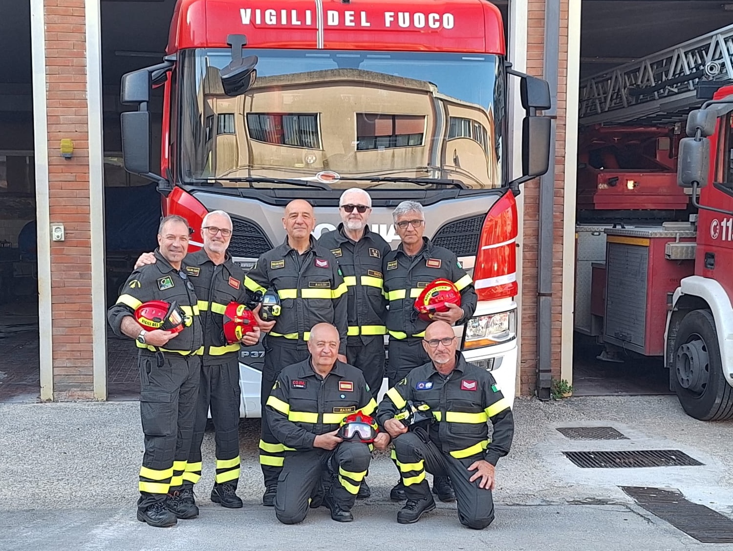 Grazie! Dopo 35 anni tra emergenze e soccorsi, sette Vigili del Fuoco di Ragusa salutano il servizio attivo