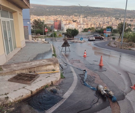 Guasti alla rete idrica in diverse zone della città: Comiso in tilt per 16 ore, oggi la situazione torna alla normalità