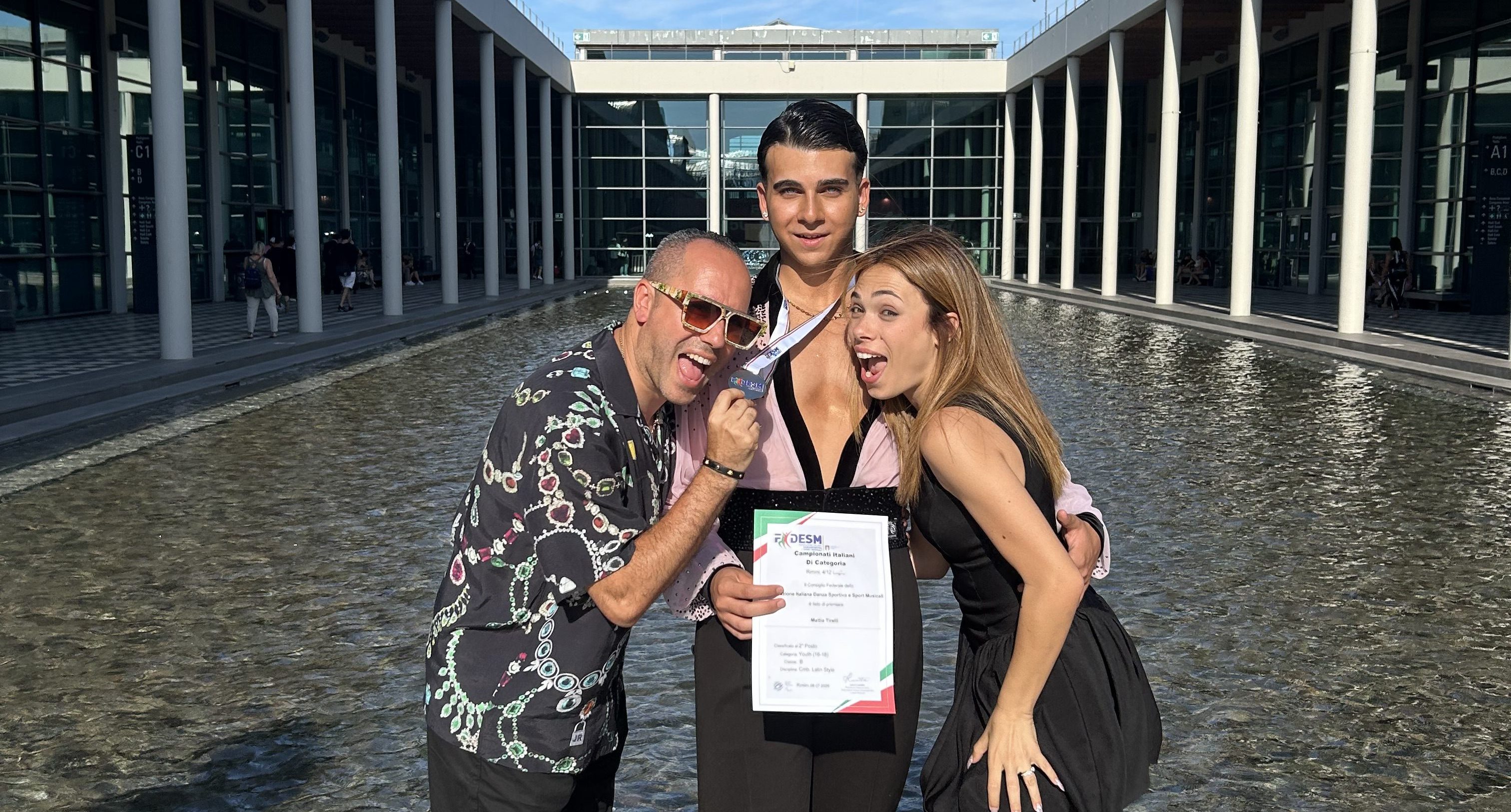 Comiso celebra il talento di Mattia Tirelli: a 17 anni è Vice Campione Italiano FIDESM nelle Danze Latino Americane
