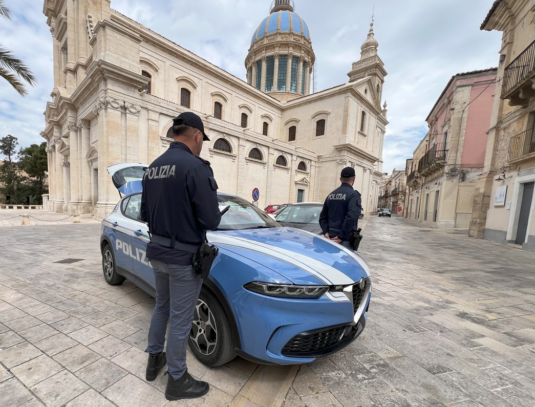 Evade dai domiciliari per fermare i lavori del vicino: arrestato 29enne a Comiso