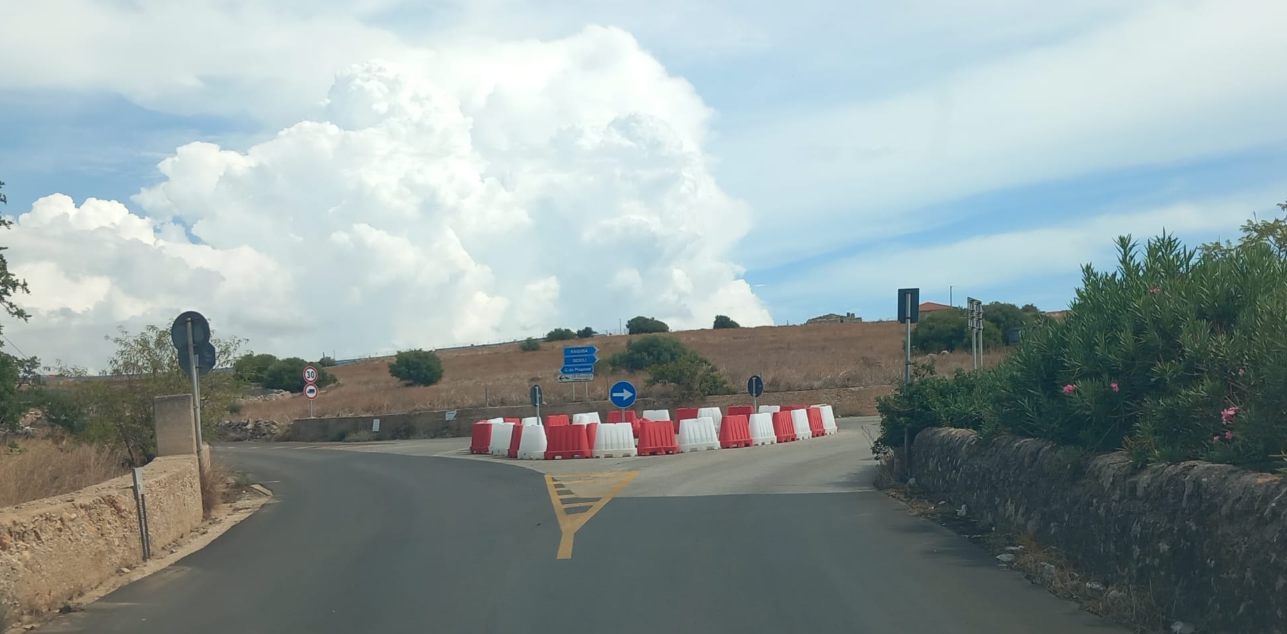 Tre incidenti in tre giorni alla rotatoria per Punta Secca: grave un giovane motociclista